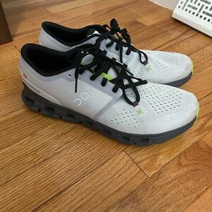On Running Men's White and Gray Athletic Shoes On Cloud
